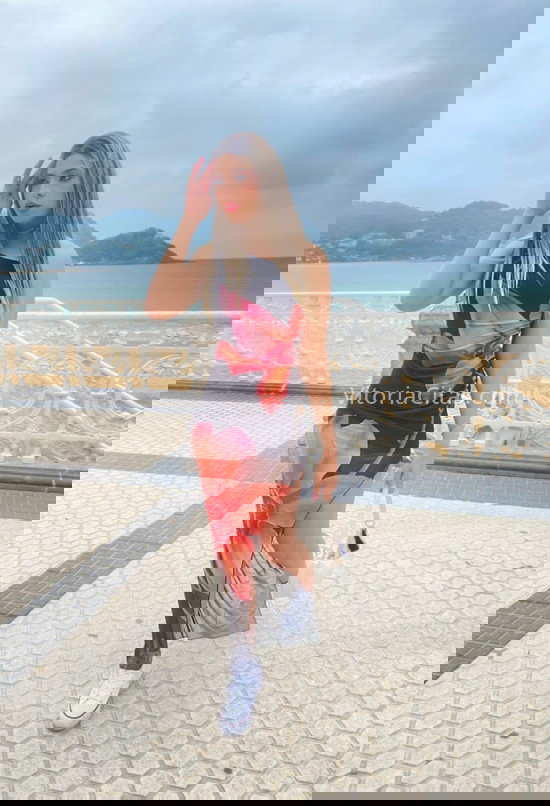 Ari, trans latina. 613608369. Citas en VITORIA, VITORIA. www.vitoriacitas.com.