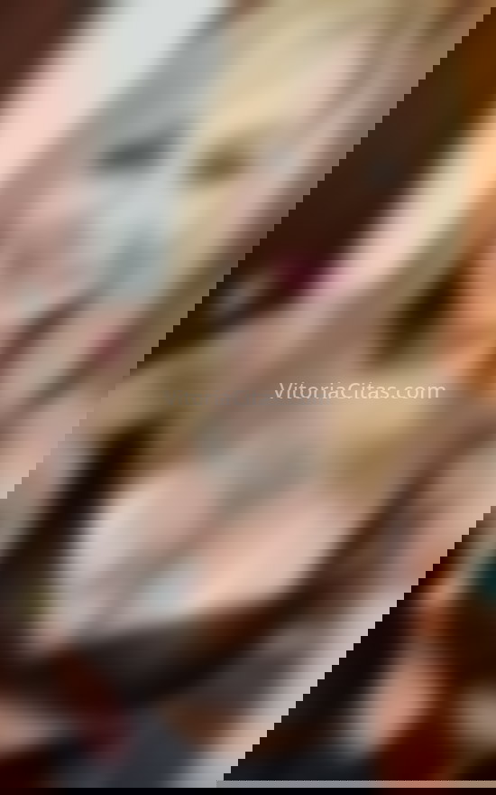 Nuria, cercana y elegante. 655019358. Citas en VITORIA, VITORIA. www.vitoriacitas.com.
