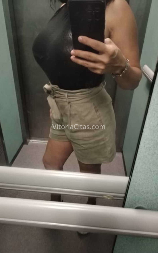 Luna. 699997745. Citas en VITORIA, VITORIA. www.vitoriacitas.com.