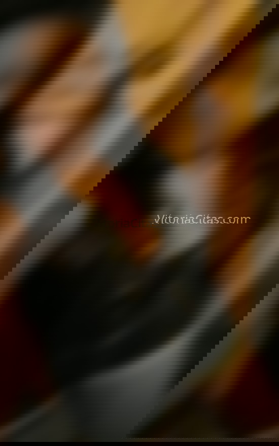 Ariana, joven cubana. 610721283. Citas en VITORIA, VITORIA. www.vitoriacitas.com.