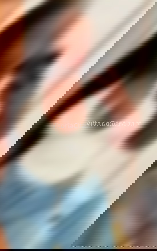 Ariana, joven cubana. 610721283. Citas en VITORIA, VITORIA. www.vitoriacitas.com.