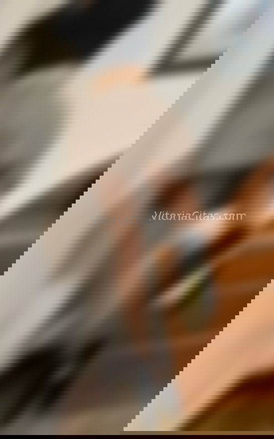 Alejandra, latina guapísima. 695485989. Citas en VITORIA, VITORIA. www.vitoriacitas.com.