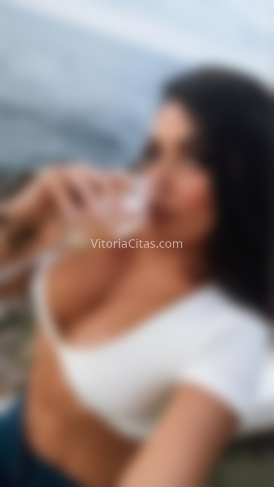 Ariadna, morena aventurera. 613968258. Citas en VITORIA, VITORIA. www.vitoriacitas.com.