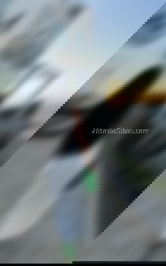 Lucia, alegre y espontánea. 631610921. Citas en VITORIA, VITORIA. www.vitoriacitas.com.