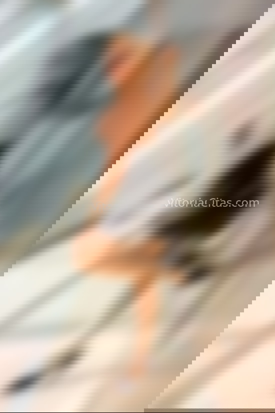 Violeta, mujer colombiana. 623240276. Citas en VITORIA, VITORIA. www.vitoriacitas.com.