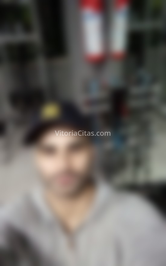 Saúl, educado y buen amigo. 610657829. Citas en VITORIA, VITORIA. www.vitoriacitas.com.