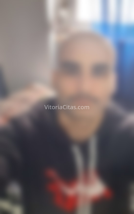 Saúl, educado y buen amigo. 610657829. Citas en VITORIA, VITORIA. www.vitoriacitas.com.