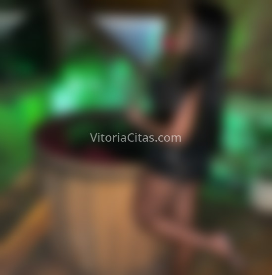 Aurora, morena simpática. 614401302. Citas en VITORIA, VITORIA. www.vitoriacitas.com.