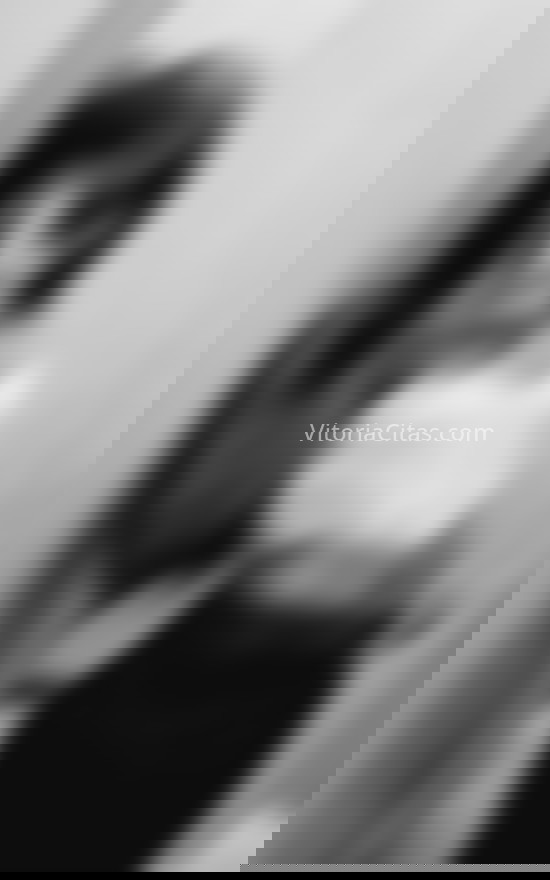 Aurora, morena simpática. 614401302. Citas en VITORIA, VITORIA. www.vitoriacitas.com.
