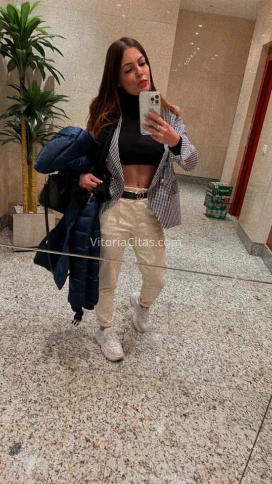 Mel, brasileña. 604841392. Citas en VITORIA, VITORIA. www.vitoriacitas.com.