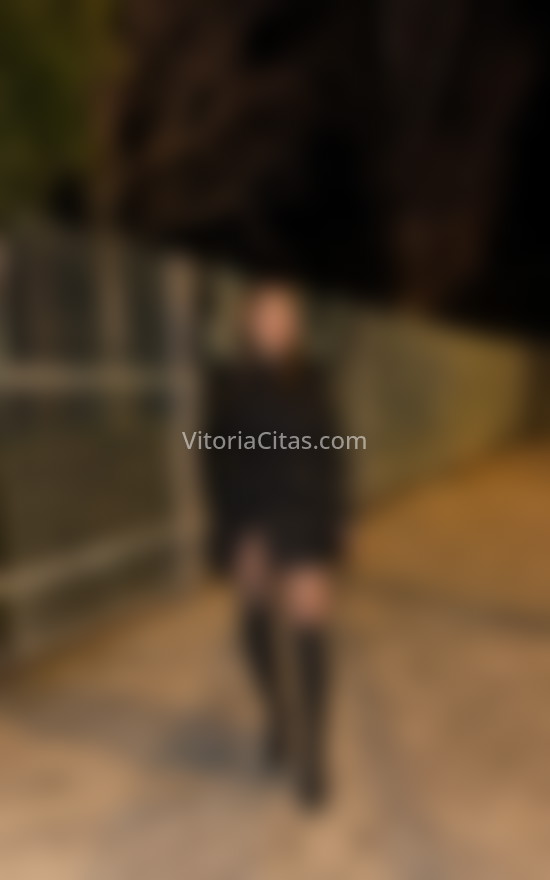 Lola, andaluza malagueña. 614510345. Citas en VITORIA, VITORIA. www.vitoriacitas.com.