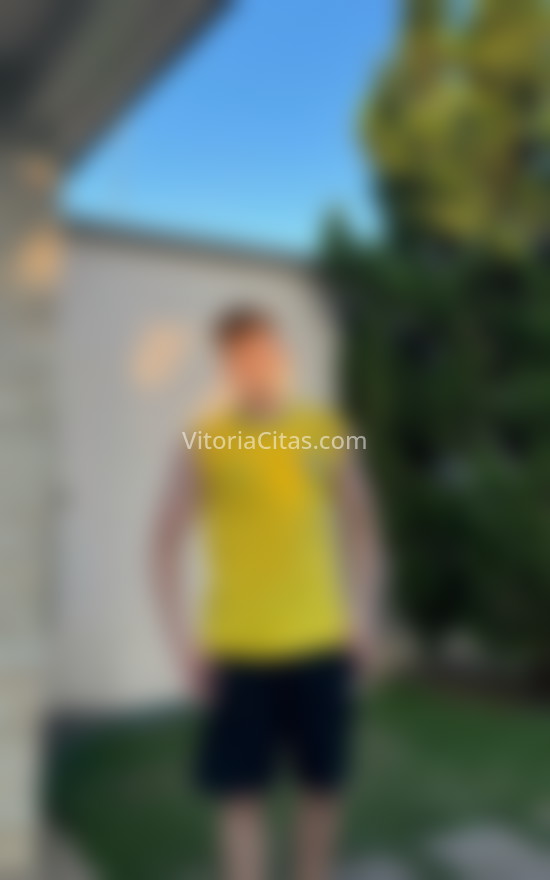 Alex, joven brasileño. 635717340. Citas en VITORIA, VITORIA. www.vitoriacitas.com.