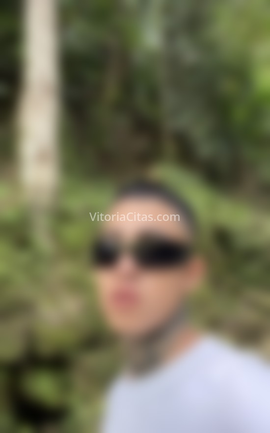 Aron, jovencito colombiano tatuado. 624512587. Citas en VITORIA, VITORIA. www.vitoriacitas.com.