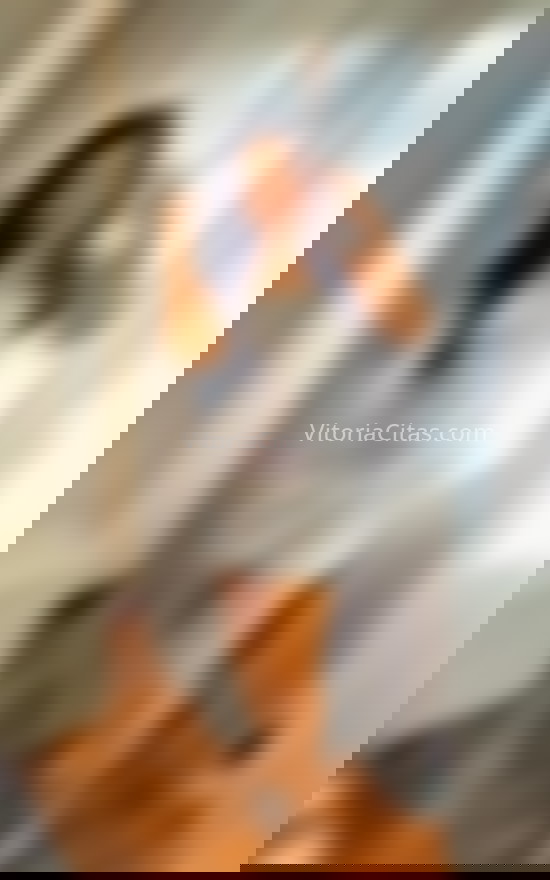 Aleja, joven colombiana. 641942411. Citas en VITORIA, VITORIA. www.vitoriacitas.com.