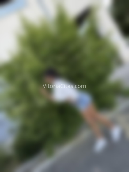 Valeria, jovencita colombiana. 613950109. Citas en VITORIA, VITORIA. www.vitoriacitas.com.