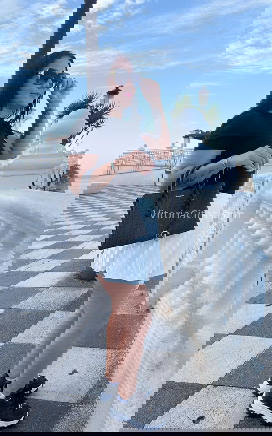 Valentina, joven colombiana . 602704112. Citas en VITORIA, VITORIA. www.vitoriacitas.com.