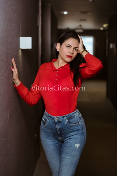 Leticia, chica elegante. 722658713. Citas en VITORIA, VITORIA. www.vitoriacitas.com.