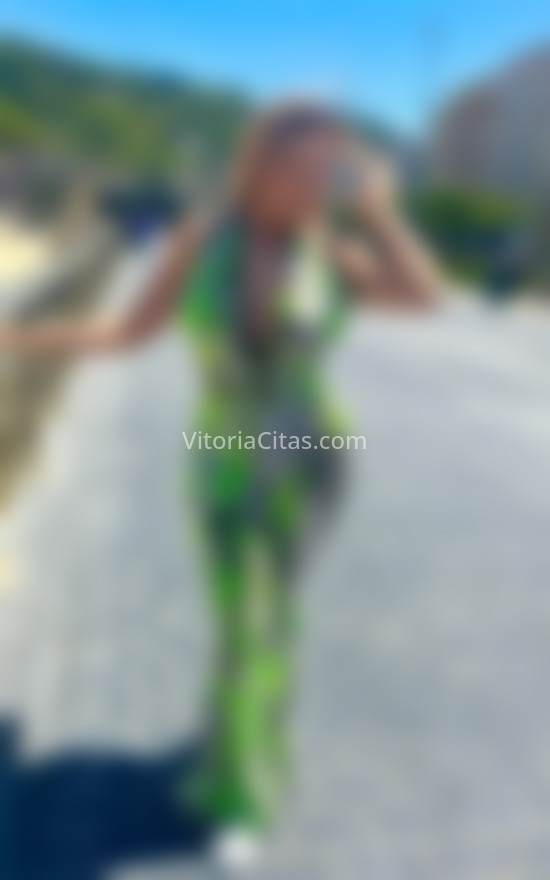Adriana, latina de paso. 613537823. Citas en VITORIA, VITORIA. www.vitoriacitas.com.