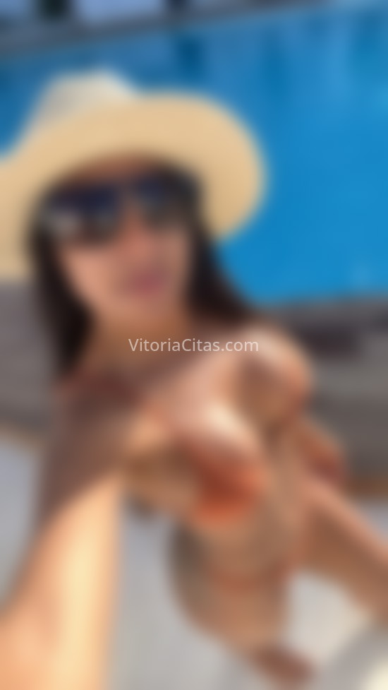 Agatha, morena brasileña. 662645313. Citas en VITORIA, VITORIA. www.vitoriacitas.com.