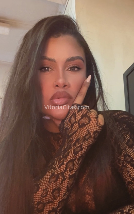 Juliana, chica brasileña . 647549930. Citas en VITORIA, VITORIA. www.vitoriacitas.com.