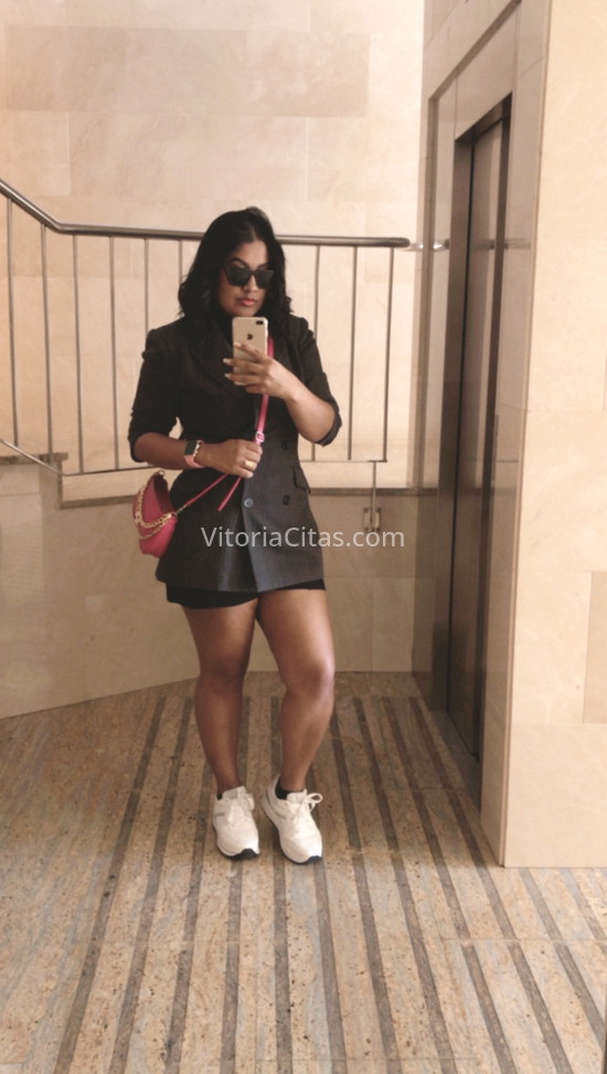 Juliana, chica brasileña . 647549930. Citas en VITORIA, VITORIA. www.vitoriacitas.com.