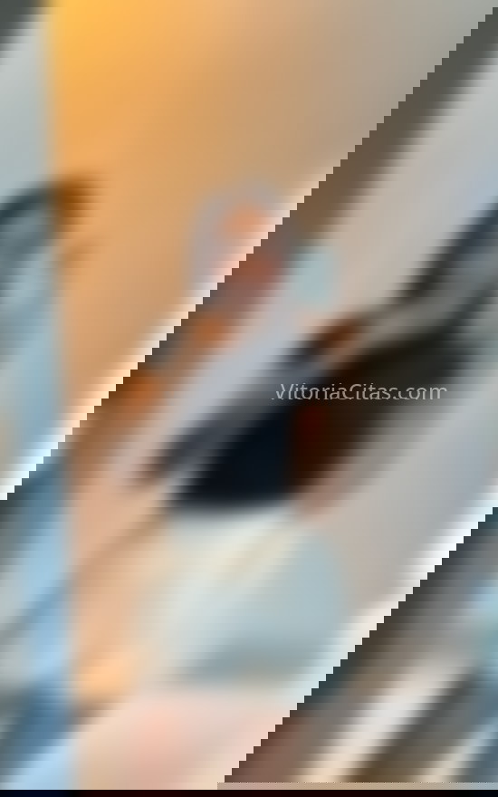 Frida, preciosa jovencita colombiana . 615339987. Citas en VITORIA, VITORIA. www.vitoriacitas.com.