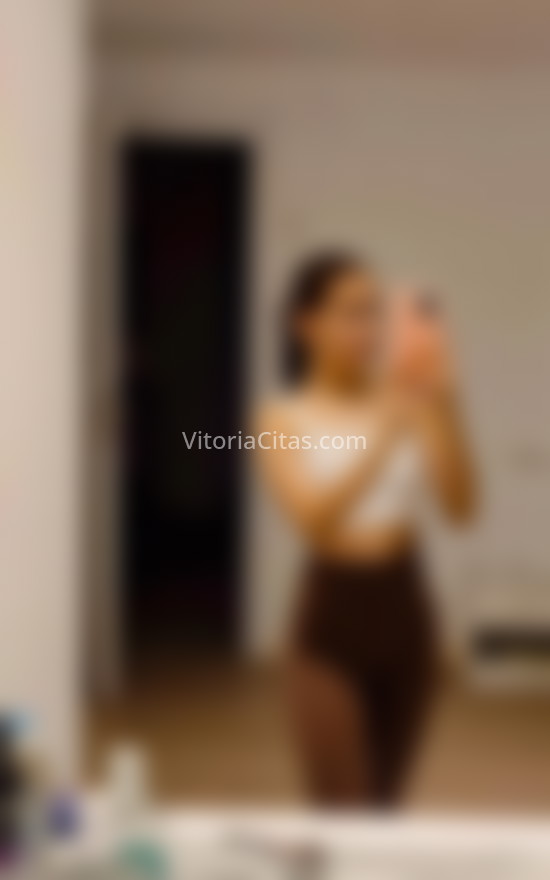 Koral, joven y guapa latina. 613727226. Citas en VITORIA, VITORIA. www.vitoriacitas.com.