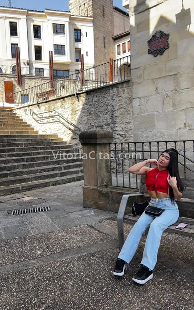 Lupe, dulce colombiana. 645998631. Citas en VITORIA, VITORIA. www.vitoriacitas.com.