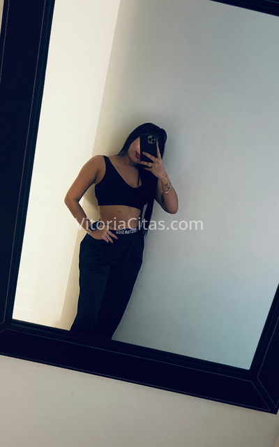 Lupe, dulce colombiana. 645998631. Citas en VITORIA, VITORIA. www.vitoriacitas.com.